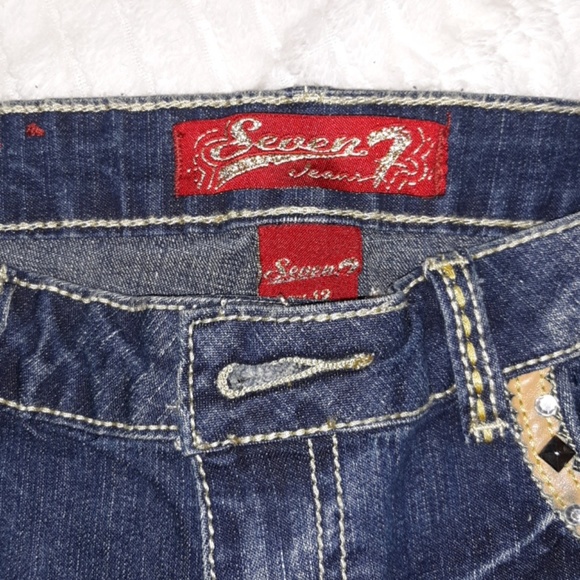 Shorts - Picture 2 of 4